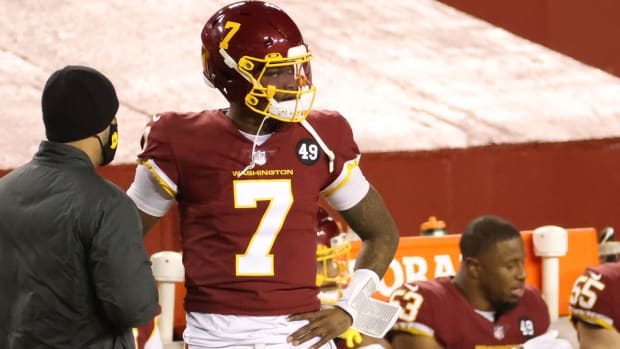 Dwayne Haskins Hands Hips © Geoff Burke  2020 Dec 27